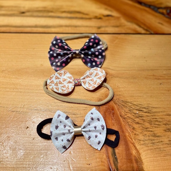 Children’s bows - Picture 2 of 3